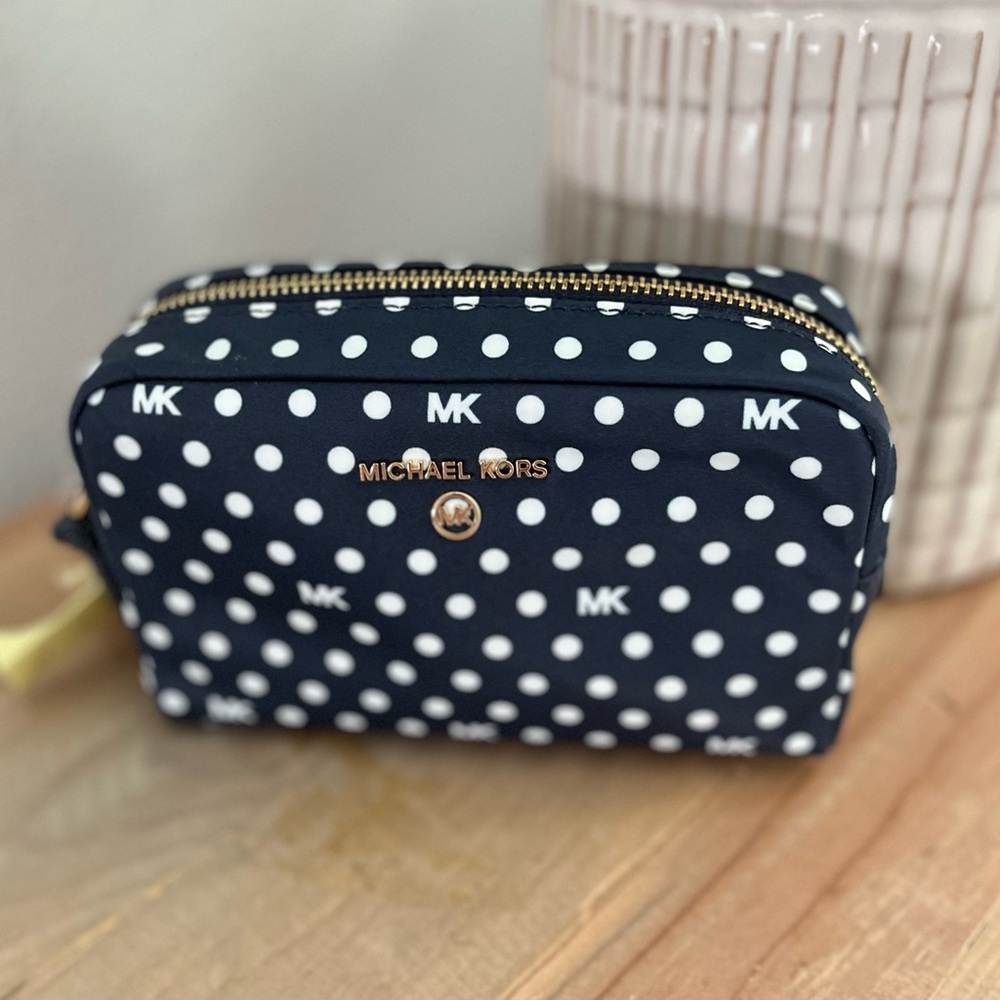 Michael Kors hand wallet